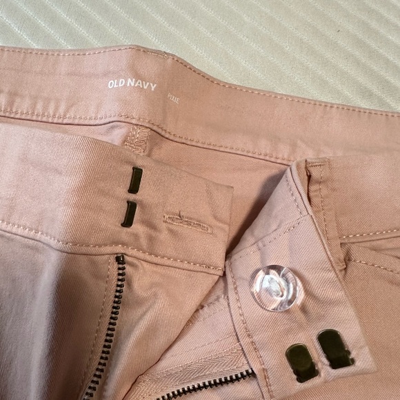 Old Navy Women’s Pants - Picture 3 of 4